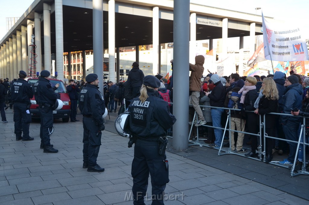 Demo Koelner Hauptbahnhof P036.JPG - Miklos Laubert